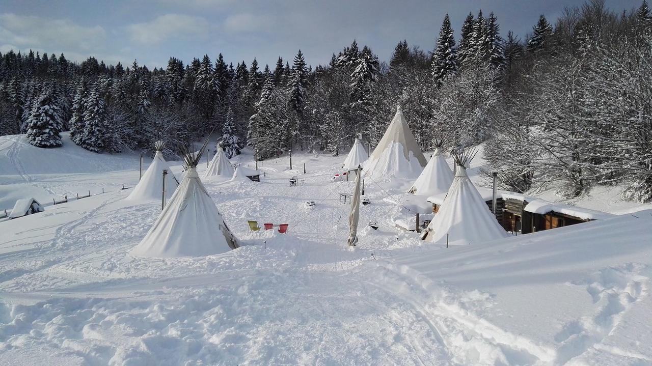 Village Tipi La Féclaz Exterior foto